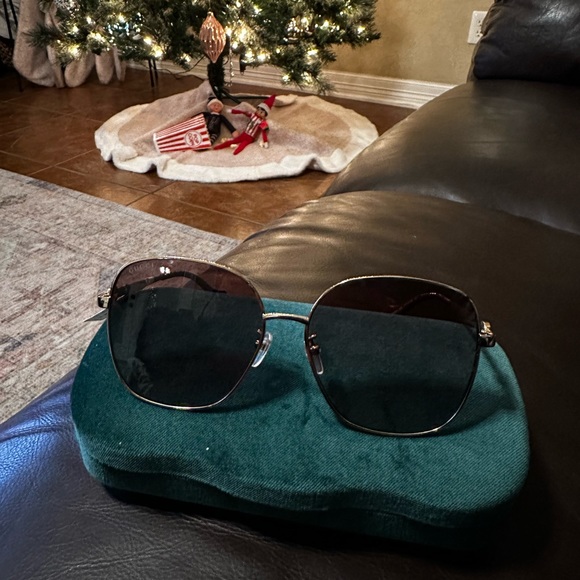 Gucci Women’s Square Frame Sunglasses-61 mm gold NWT - Picture 2 of 5